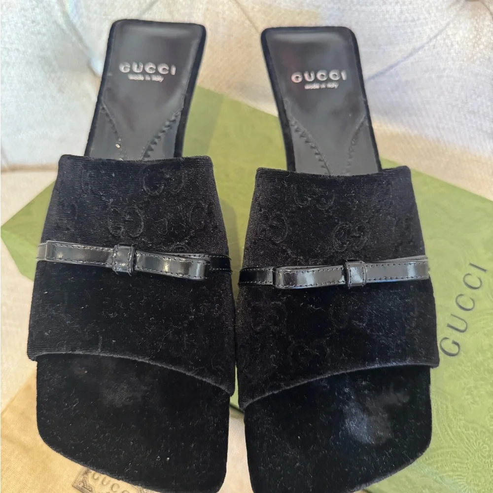 Auth. Gucci GG Monogram Velvet Bow Sandals